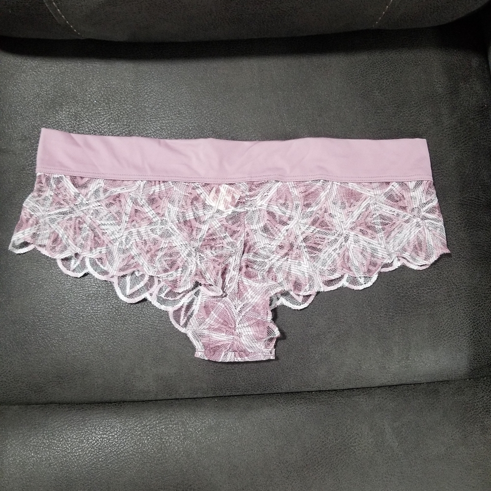 Victoria Secrets PINK Cheekster Lace Pantie